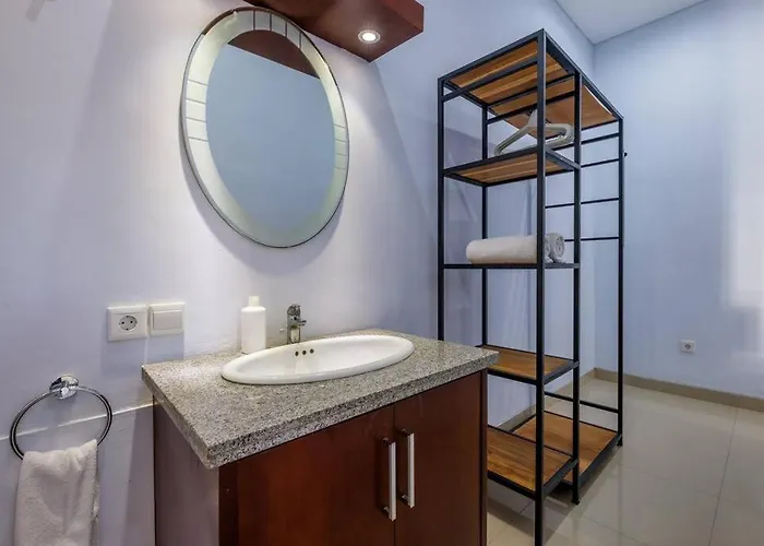 Victoria 2br Villa *